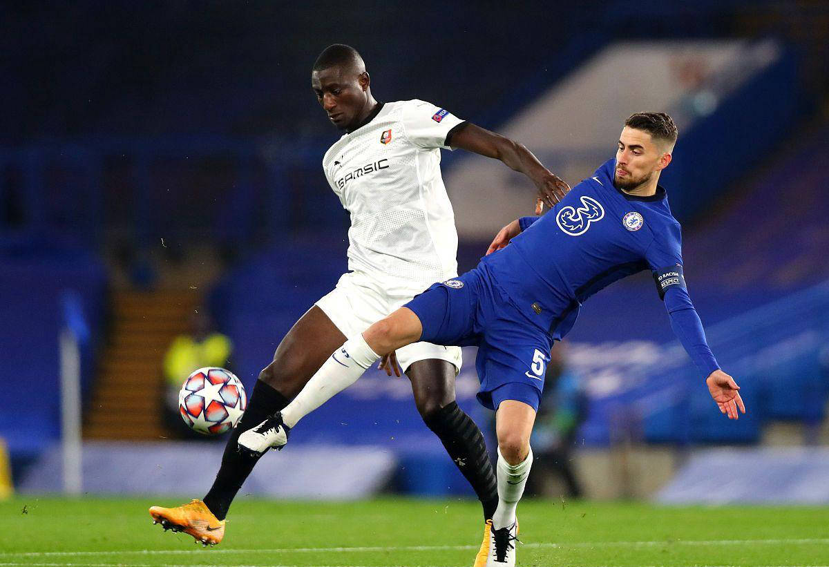 关于雷恩在主场力克对手，士气高涨的信息