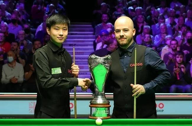 包含甘冈客场大比分获胜一鼓作气迎来连胜的词条