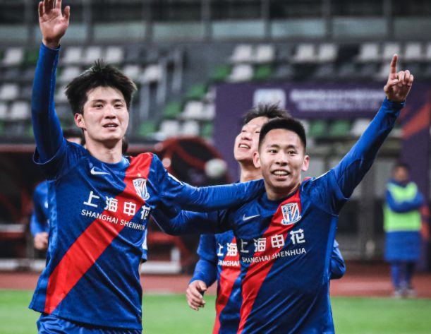 爱游戏网页版-青年新星获得首发机会，表现出色(青年新星获得首发机会,表现出色的句子)