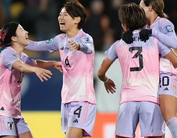 爱游戏官网-瑞士女足防守出色晋级淘汰赛的简单介绍