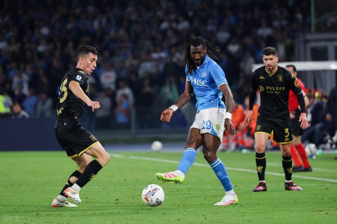 热那亚球员受伤下场,恐怕将无法出战下一场比赛的简单介绍 热那亚球员受伤下场,恐怕将无法出战下一场比赛的简单介绍