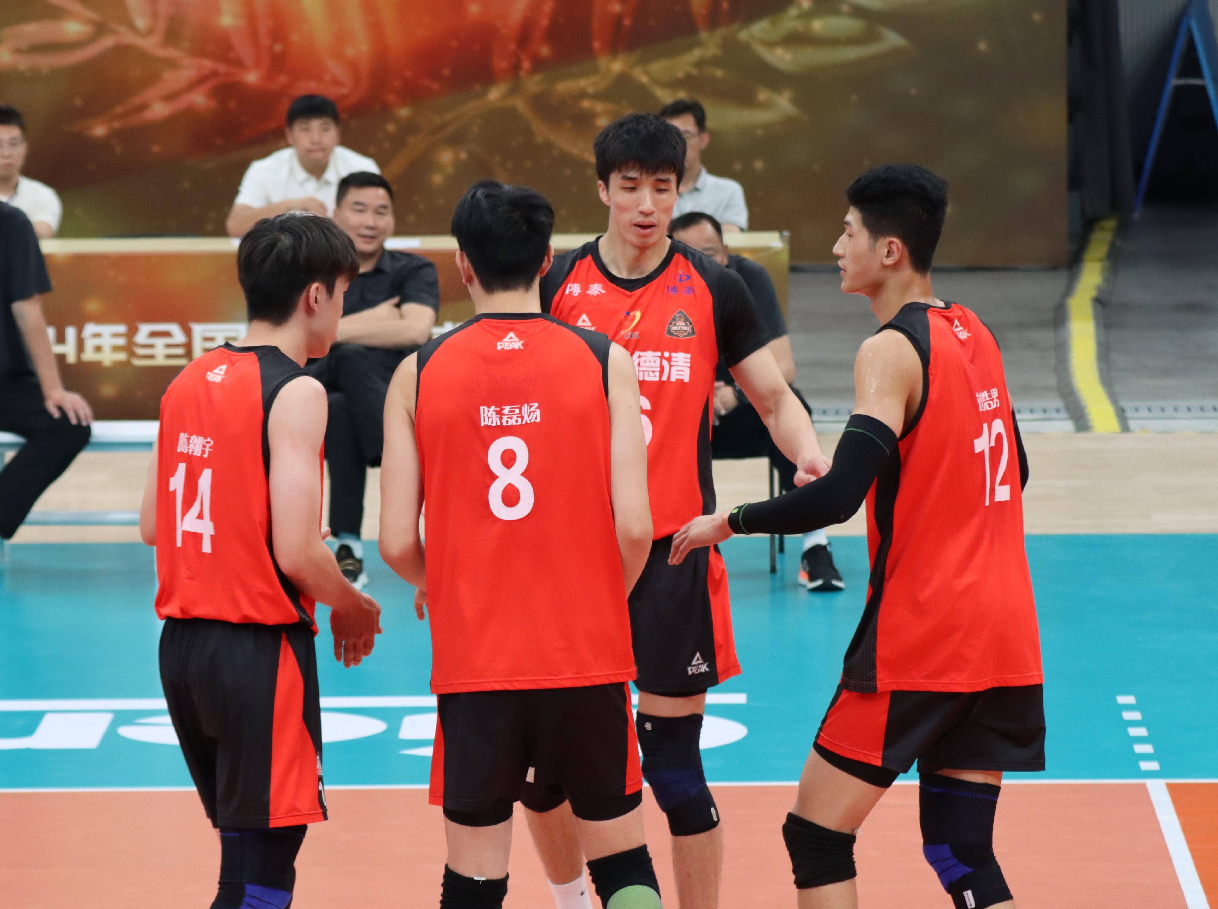 包含雷丁击败米德尔斯堡，连胜两场继续保持不败纪录的词条