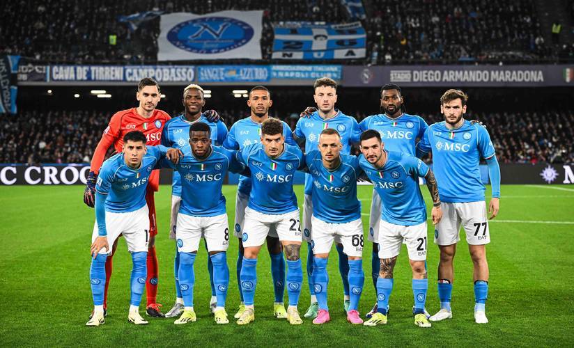 爱游戏官网网页版入口-那不勒斯球员在赛后的庆祝中露出笑容,展现团队团结的简单介绍