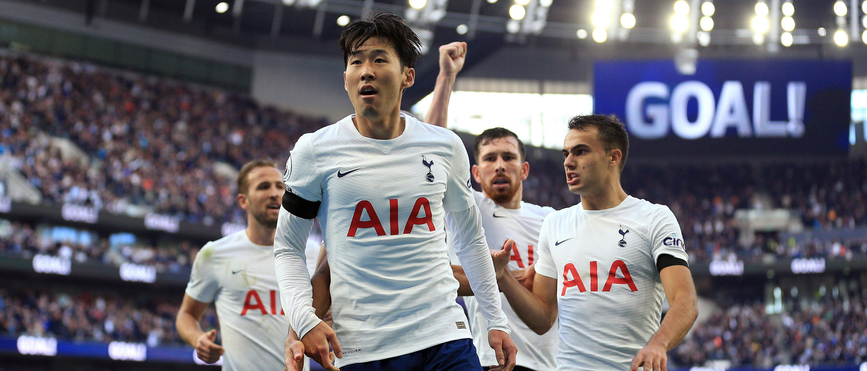 法兰克福队主场逆转晋级淘汰赛 法兰克福队主场逆转晋级淘汰赛