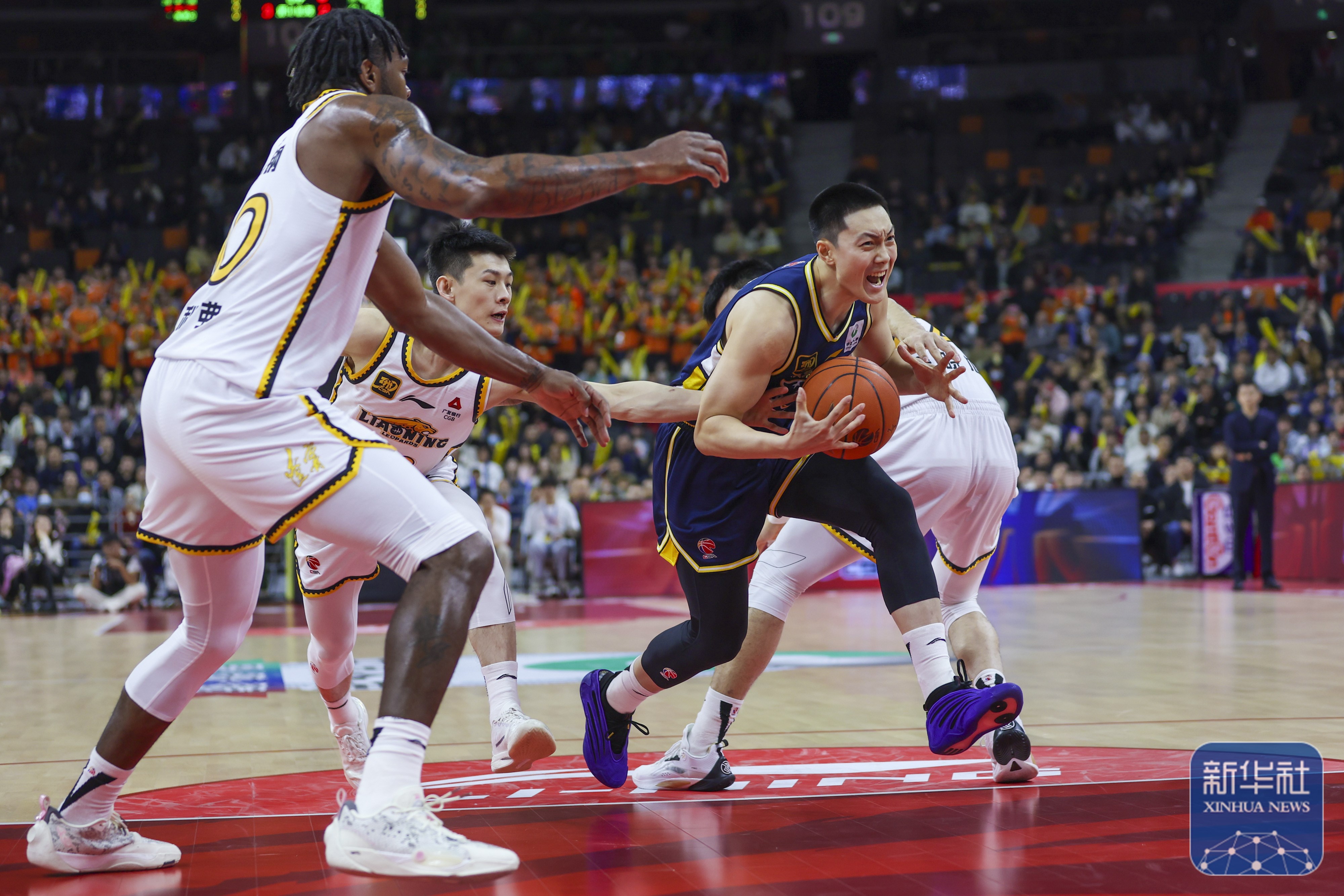 爱游戏登录-关于凭借一波广东队，全国篮球锦标赛成功封盖，现场全场沸腾的信息