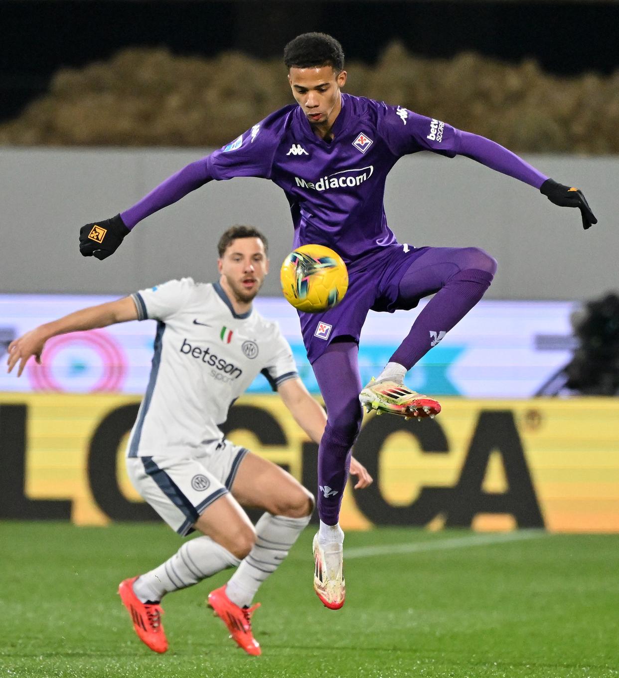 佛罗伦萨主场大胜,赛季表现趋于稳定 佛罗伦萨主场大胜,赛季表现趋于稳定