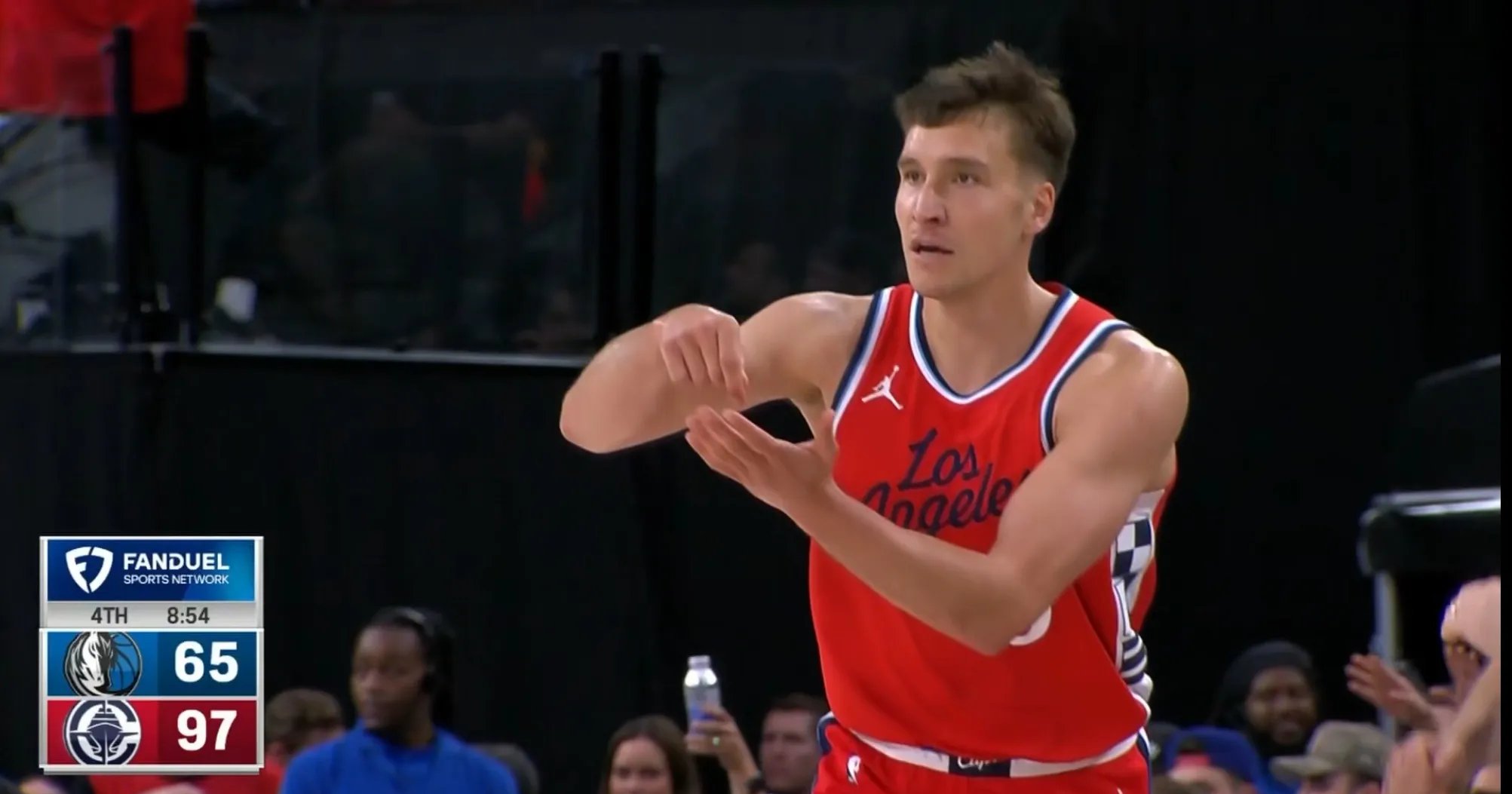 爱游戏体育官网-关于奇才球员投篮准确，为球队赢得胜利的信息