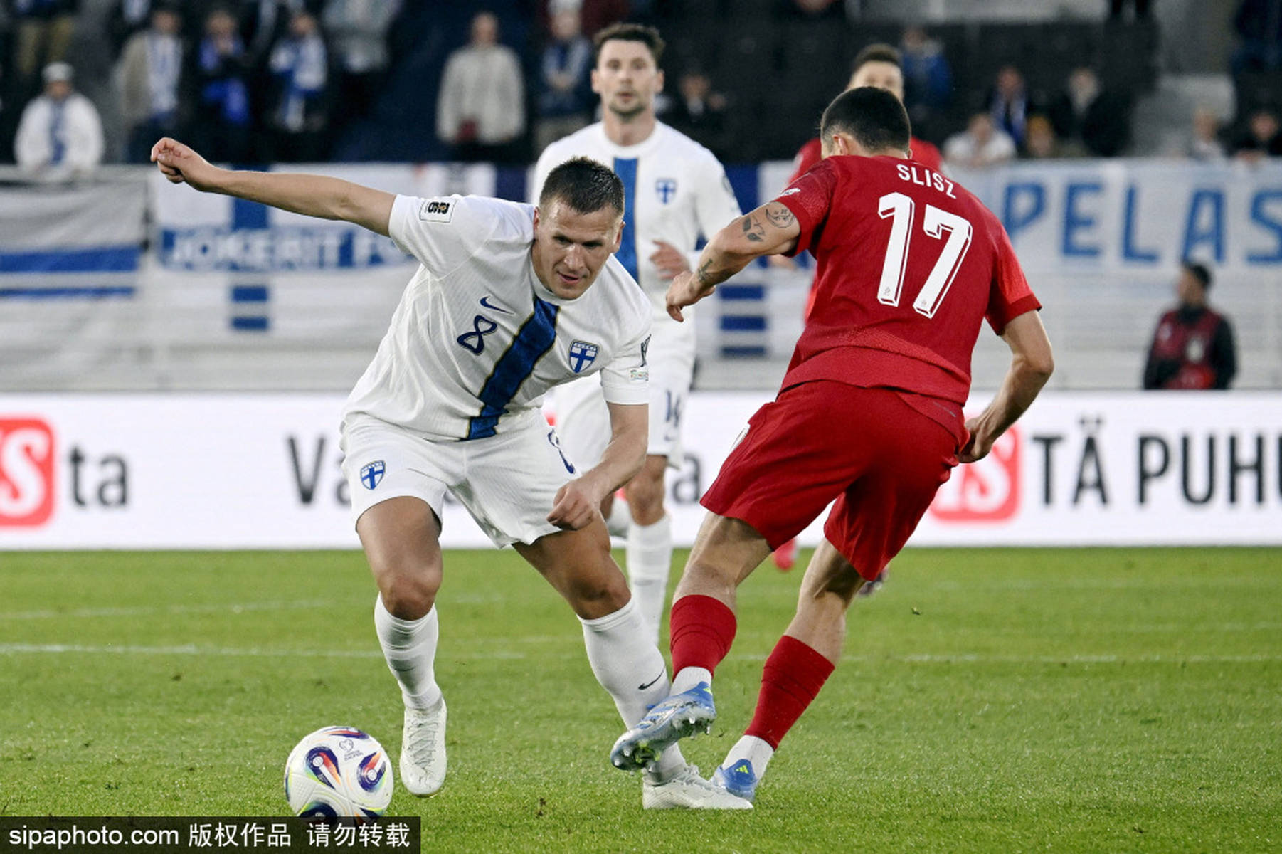 关于波兰队击败奥地利,跻身欧预赛比赛前列的信息 关于波兰队击败奥地利,跻身欧预赛比赛前列的信息