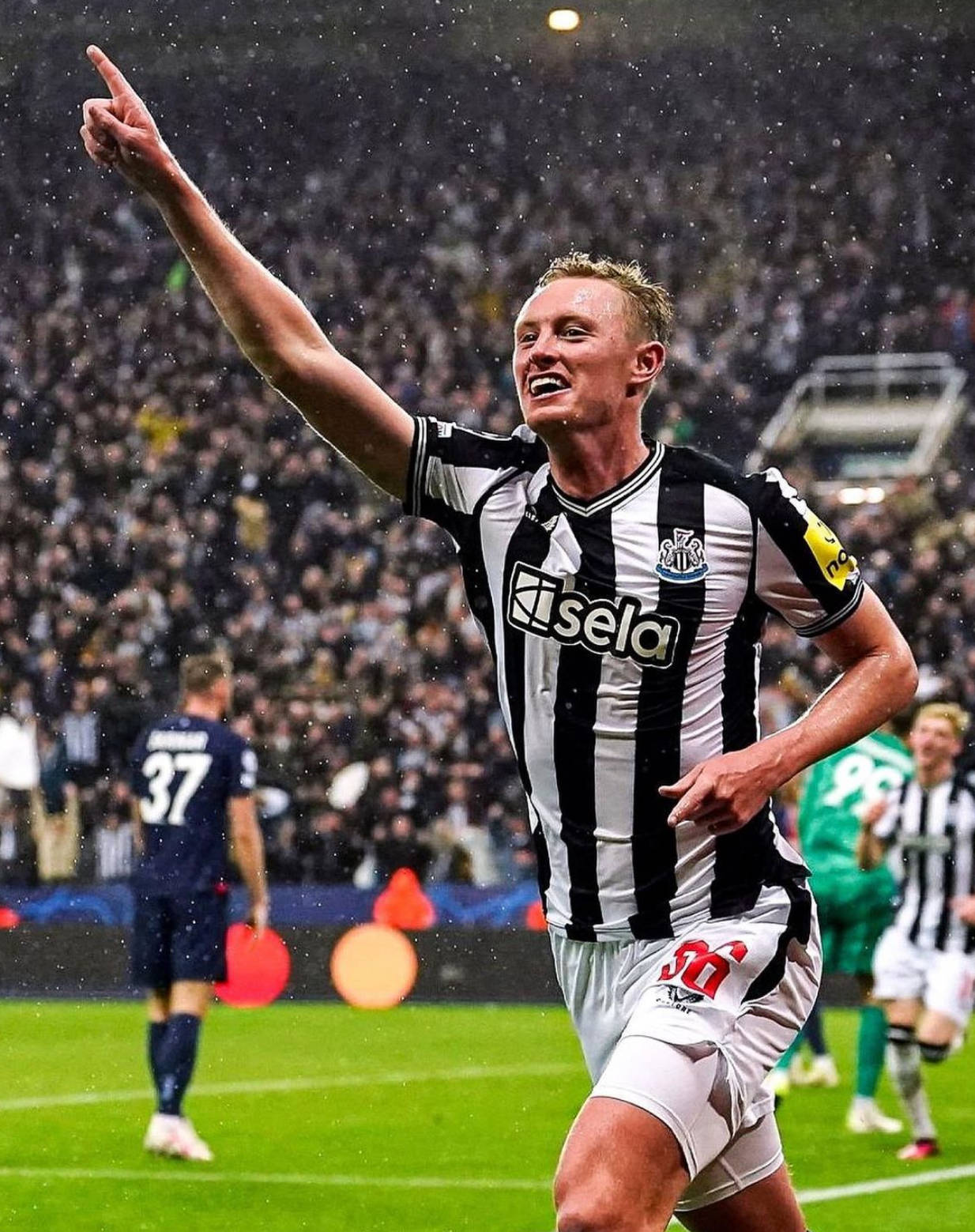 爱游戏体育链接-包含利兹联豪取三分,战绩突飞猛进的词条