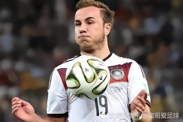 法兰克福主教练谈及比赛策略,赢得掌声 法兰克福主教练谈及比赛策略,赢得掌声