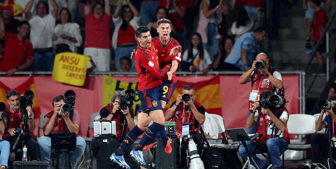 包含西班牙国家队豪取胜利，轻松晋级下一阶段欧预赛的词条