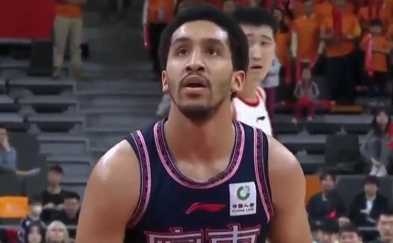 江苏队在关键时刻发挥出色,成功击败对手 江苏队在关键时刻发挥出色,成功击败对手