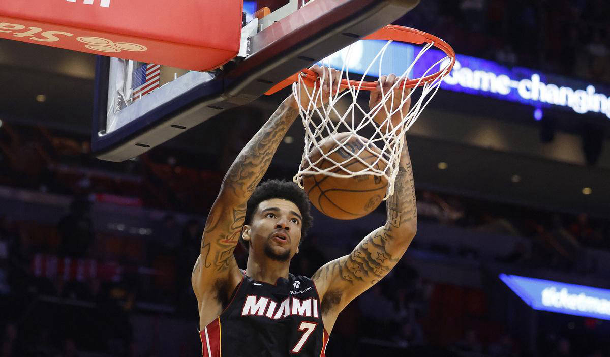 雄鹿队主场失利，客战热火队前景堪忧