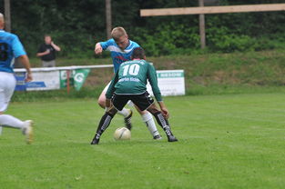 爱游戏体育直播-主教练临场指挥精准，球队乘胜迎战总决赛，主教练亲自上场