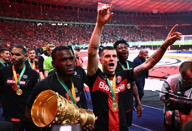 曼联客胜巴黎,晋级四强! 曼联客胜巴黎,晋级四强!