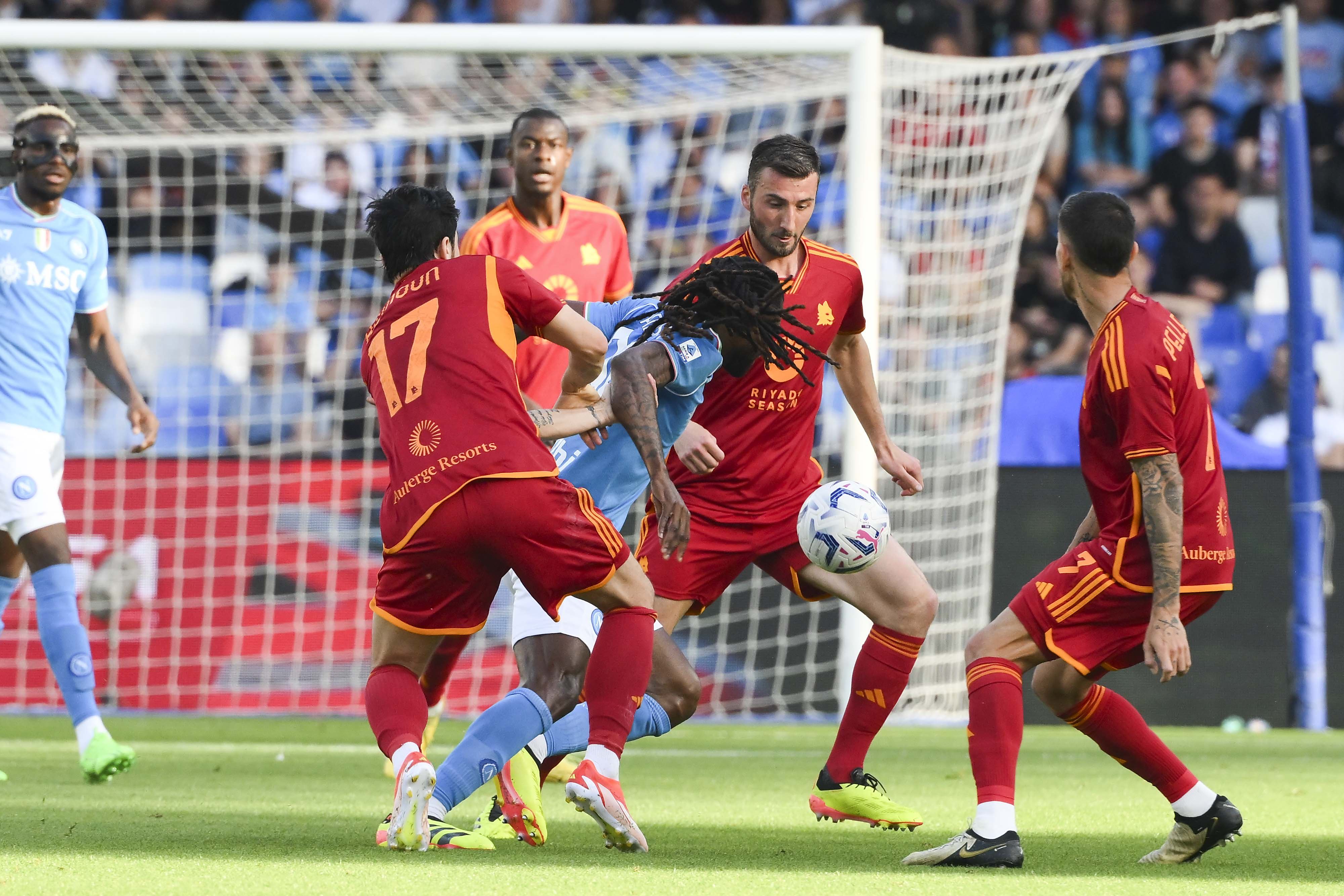 爱游戏体育网站-斯洛伐克迎战意大利，双方争相展现出色足球风采的简单介绍