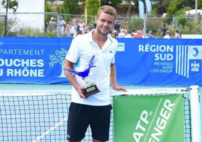 爱游戏在线登录-毛里求斯男子网球选手勇夺冠军，震撼全场的简单介绍